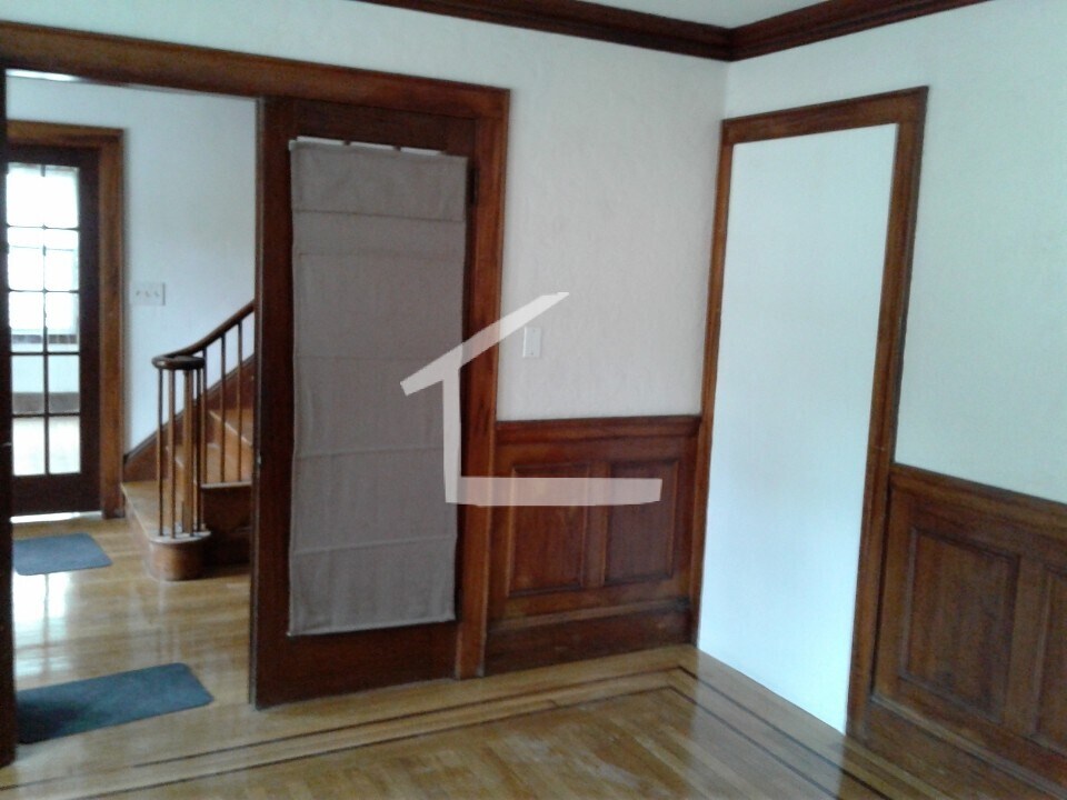 Building Photo - 116 Lake St