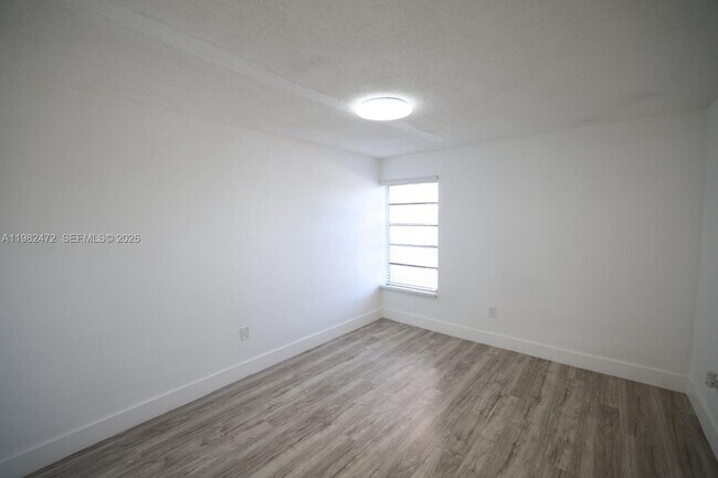 Building Photo - 3501 W 11th Ave