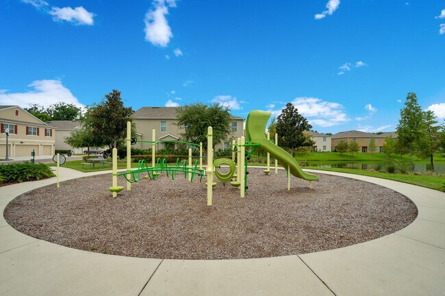 Building Photo - Spacious 3-Bdrm Townhome in Orlando's Gated Westwood Community - Available Now!