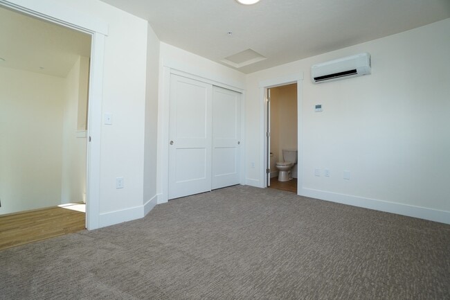 Building Photo - 4613 Iota St