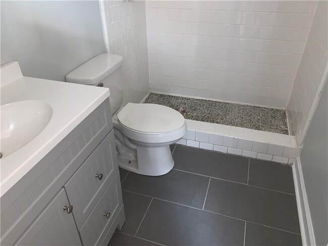 Building Photo - 145 Northwood Dr