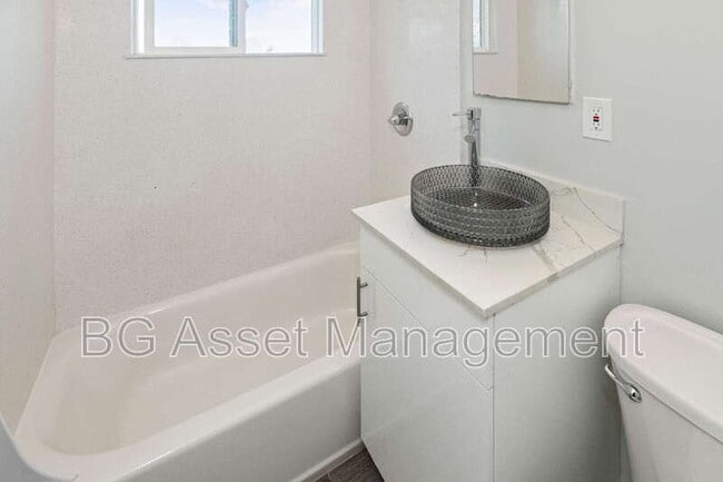 Building Photo - 2309 Eighth St