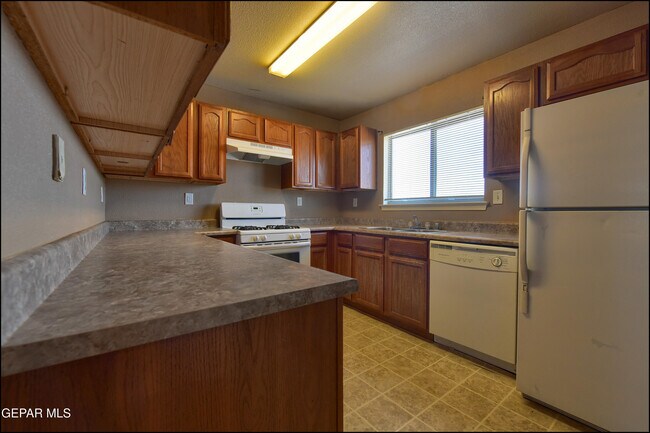Building Photo - 3404 Blue Earth Ln