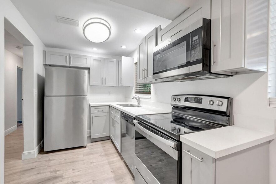 Primary Photo - 222 SW 14th Ave