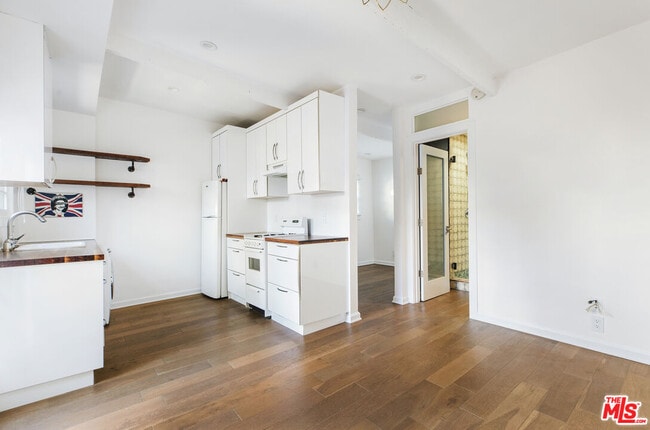 Building Photo - 3472 Rowena Ave