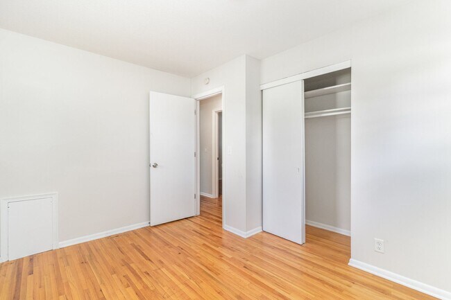 Building Photo - Spacious 5bed|2bath Home w/ Large Backyard & Garage