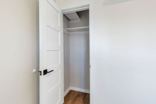 Building Photo - 134 S Quitman St