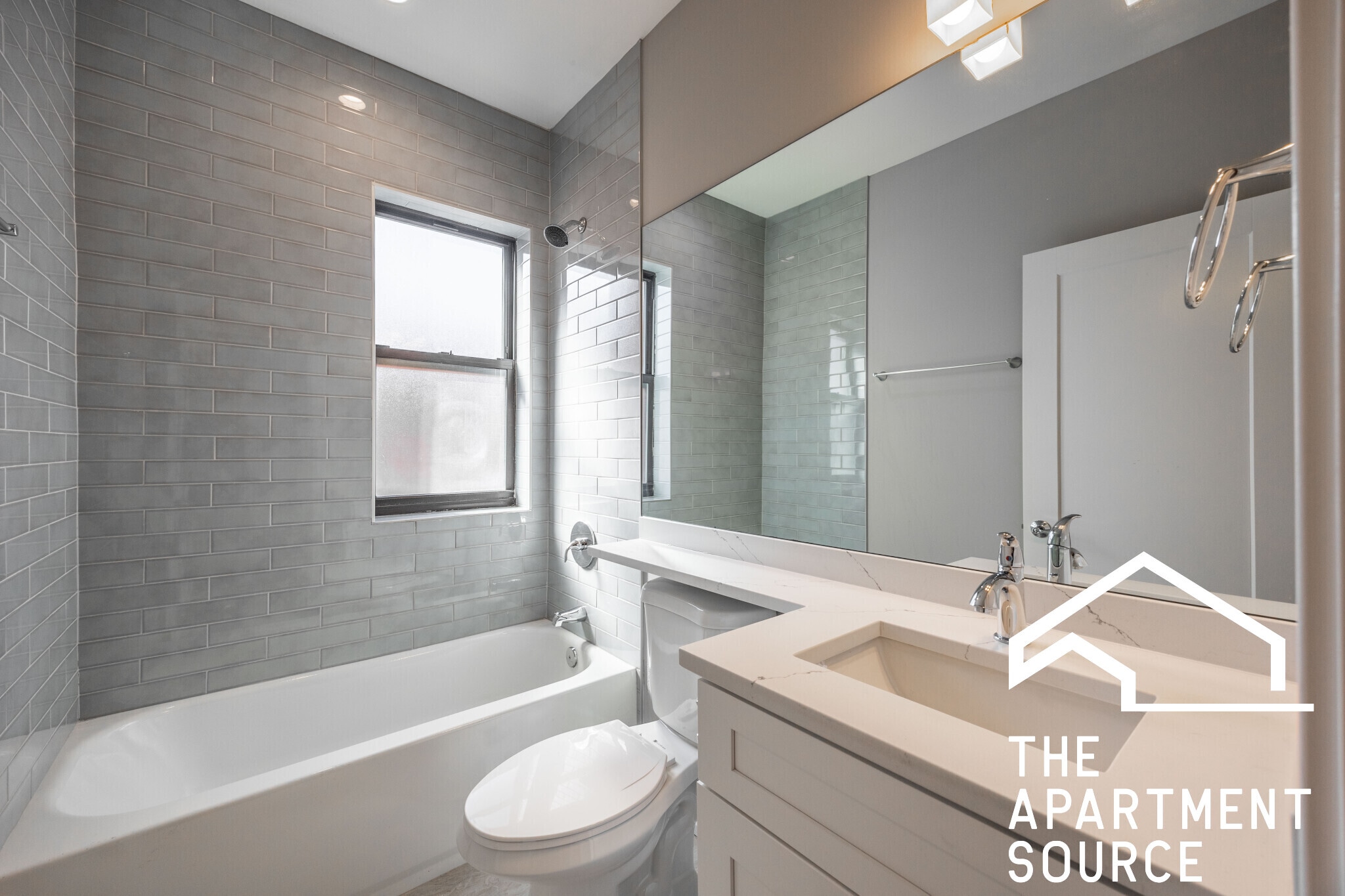 Building Photo - 3925 N Janssen Ave