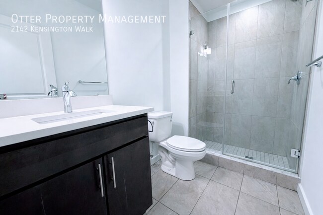 Building Photo - 2142 Kensington Walk