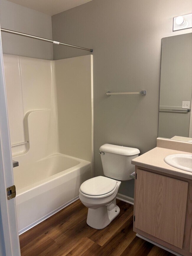 Building Photo - 1005 E Duncan St