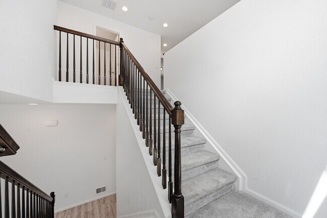 Building Photo - $2,840.95- 3-bed, 2.5 bath home in Aurora