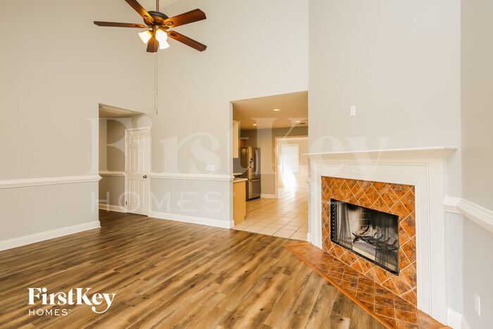 Building Photo - 785 Creek View Dr