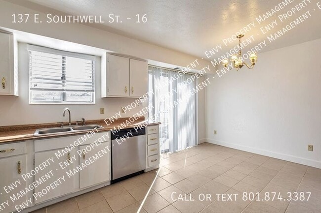 Building Photo - 137 E Southwell St