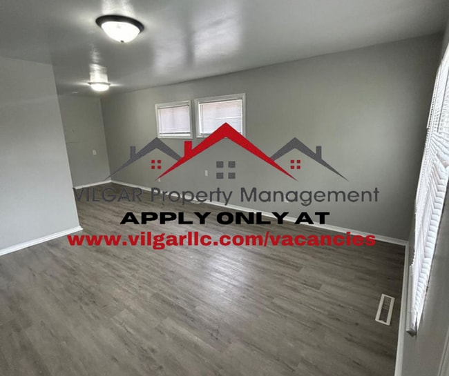 Building Photo - Step into this freshly updated 3 bed, 1 ba...