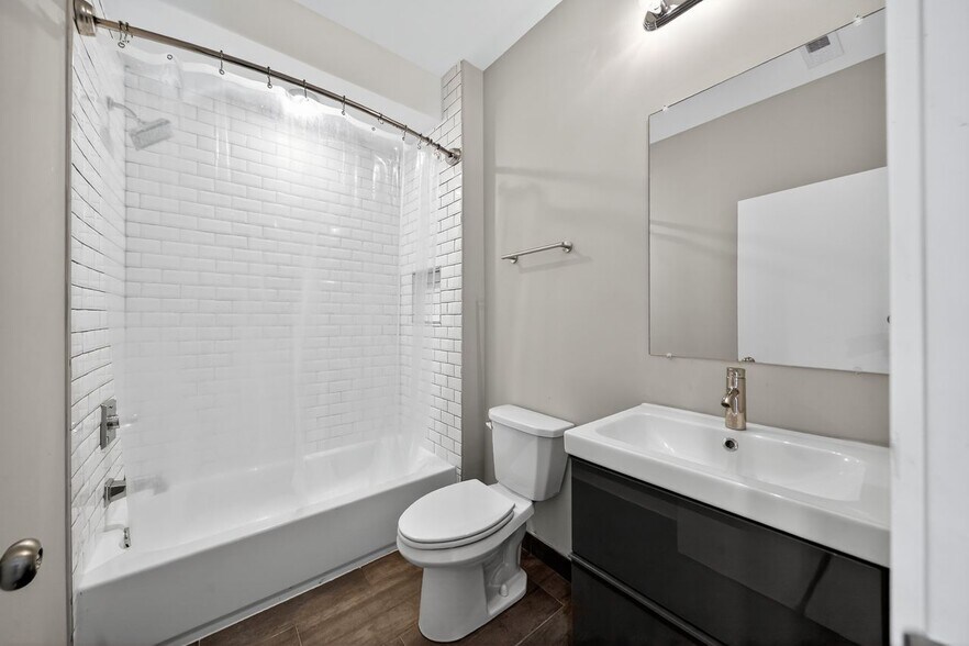 Building Photo - 1518 S 25th St