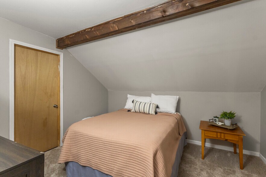 Building Photo - 7005 Stone Canyon Ct