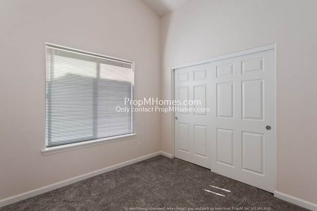 Building Photo - Four Bedroom Home with Amazing Views in Bull Mountain!