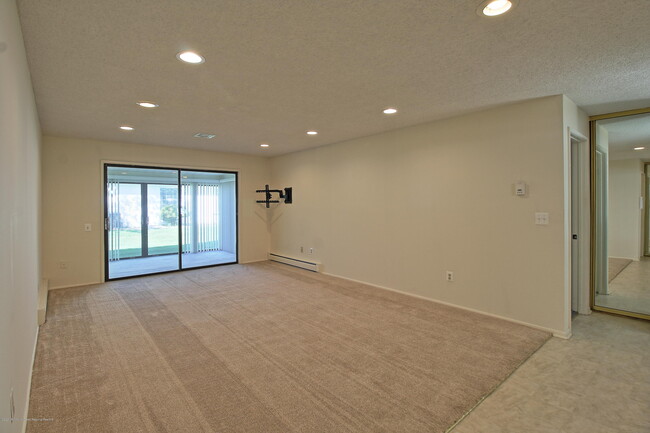 Building Photo - 137B Cistus Plaza