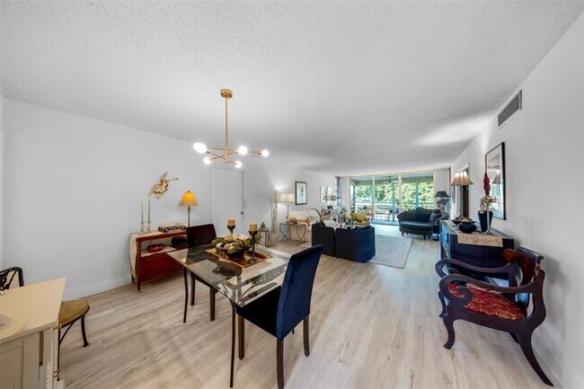 Primary Photo - 901 Cypress Grove Dr