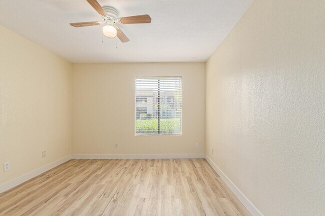 Building Photo - 5995 N 78th St