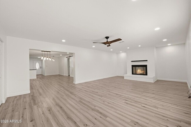 Building Photo - 2219 N 74th Pl