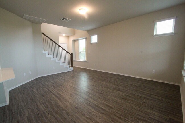 Building Photo - Newly Built 3 Bedroom, 2.5 Bath House in Round Rock's University Park Villas