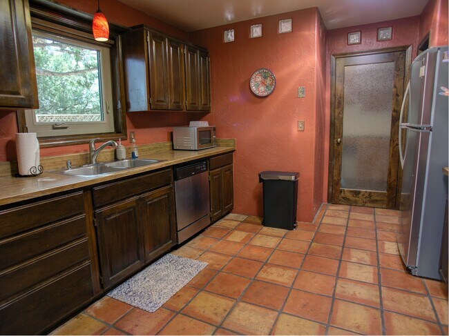 Building Photo - 45 Windmill Dr