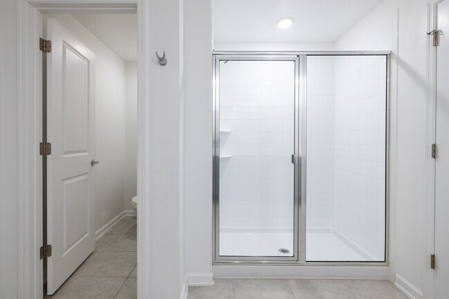 Building Photo - 5071 Four Strand Ct