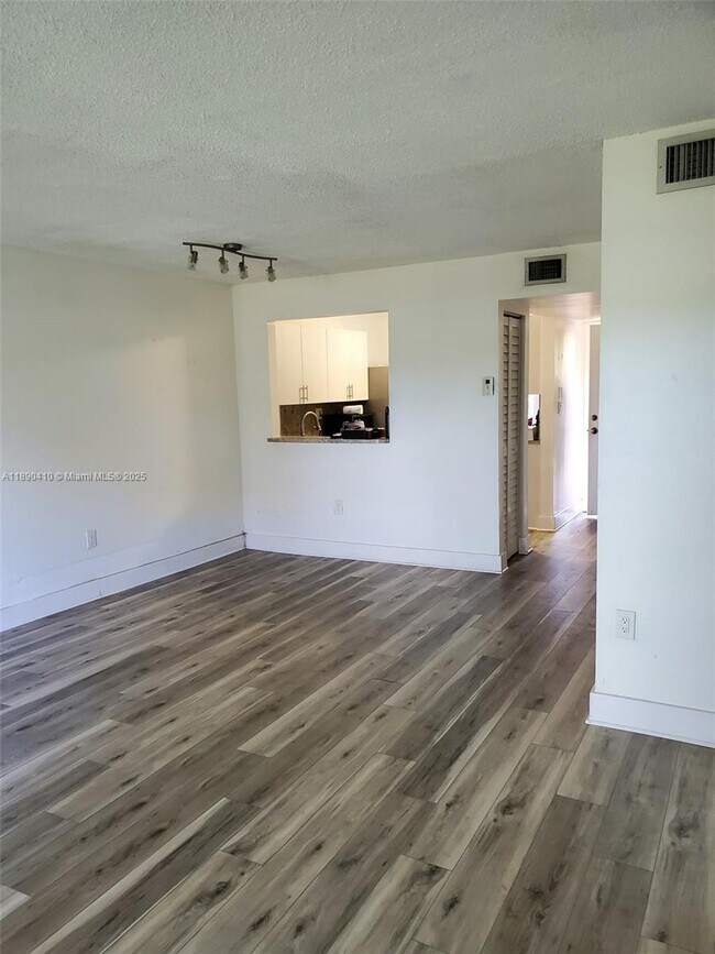 Building Photo - 14260 SW 57th Ln