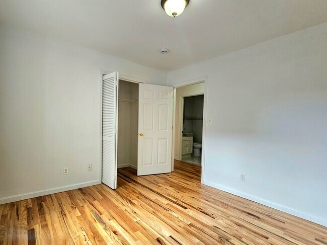 Building Photo - 113 Palisade Ave