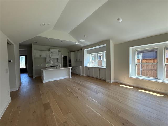 Building Photo - 302 Kettlewood Dr