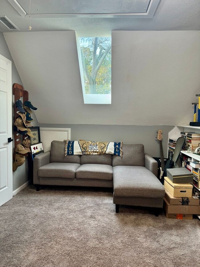 Building Photo - Centrally Located Updated Cape Cod!