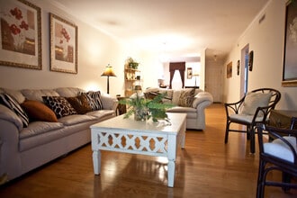 Building Photo - All-Inclusive Living Steps from East Franklin St – Relax at The Retreat! Flexible Move in!