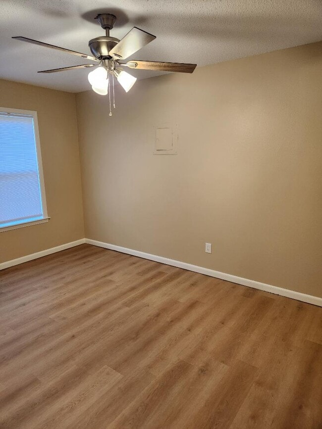 Building Photo - 4690 Opal Dr