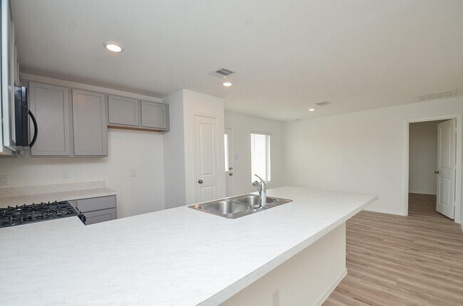 Building Photo - 18119 Rockvine Dr