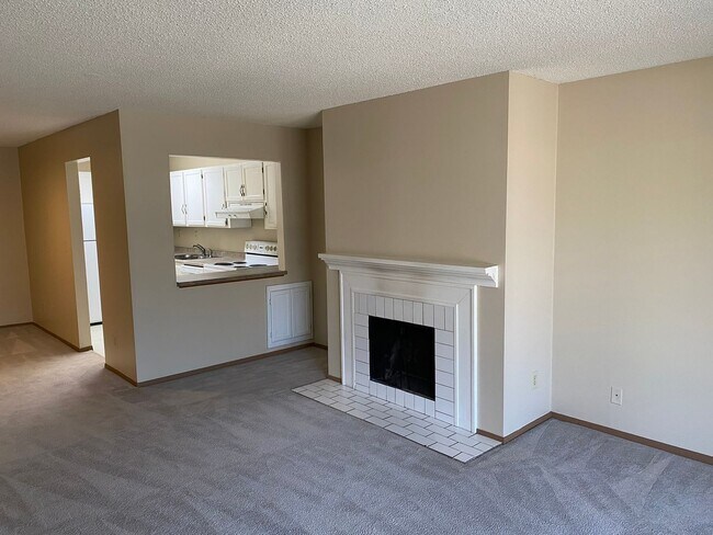 Building Photo - V10301-215