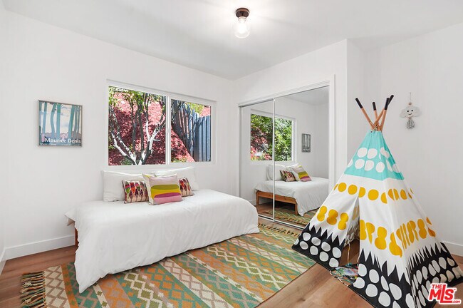 Building Photo - 4670 Brewster Dr