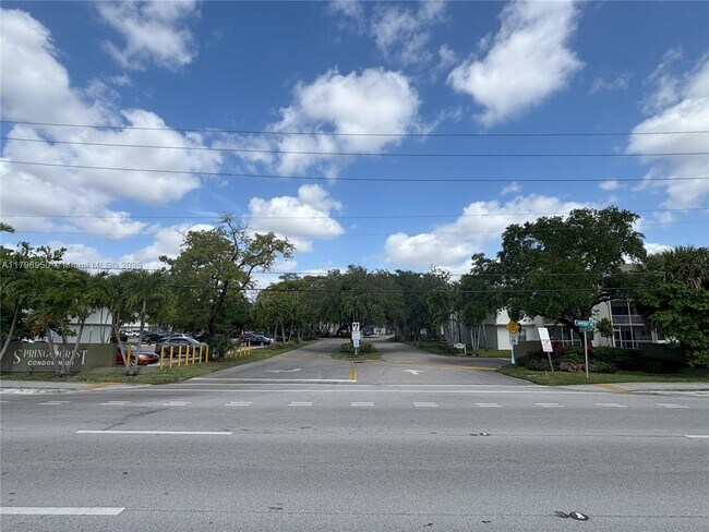 Building Photo - 4235 N University Dr