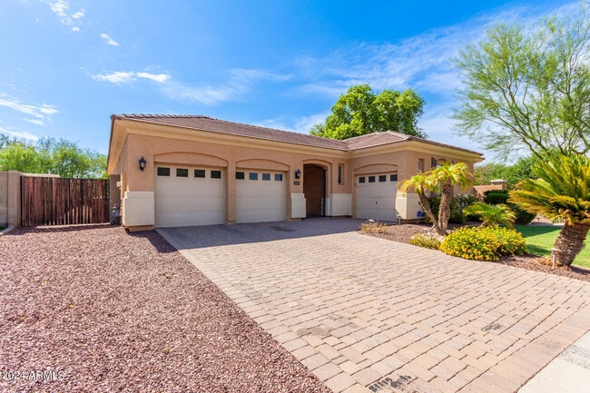 Building Photo - 2668 S Stuart Ave