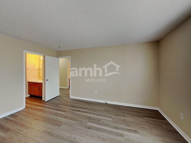 Building Photo - 10221 Blue Sky Dr