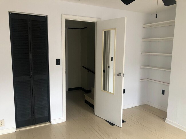 Building Photo - Charming 2 Bedroom Townhome in Upper Fells...