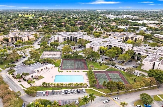 Building Photo - 8760 SW 133rd Avenue Rd