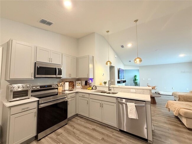 Building Photo - 35255 Crescent Creek Dr