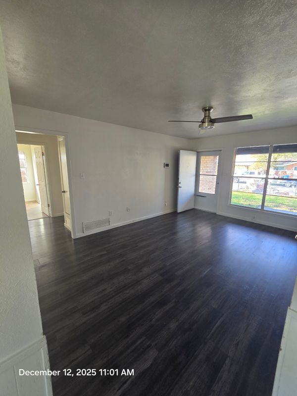 Building Photo - 617 S 1st St