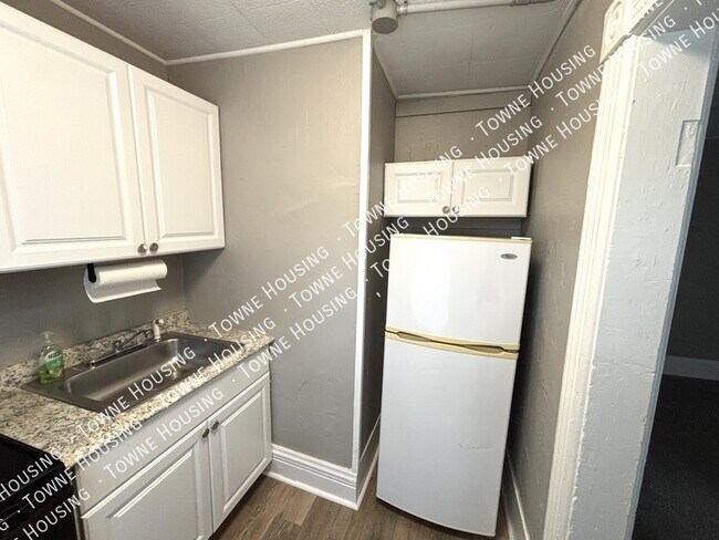 Building Photo - 321 Washburn St