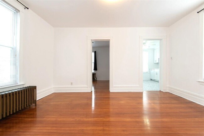 Building Photo - 44 Booraem Ave