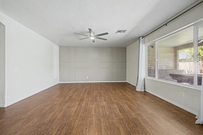 Building Photo - 12926 W Cheery Lynn Rd