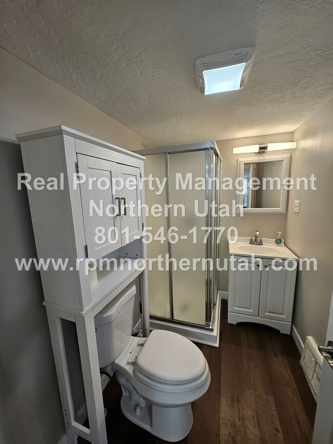 Building Photo - Short Term Rental Available in Clearfield!