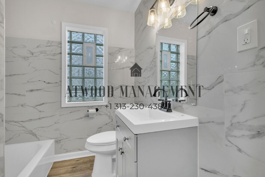 Building Photo - This beautifully updated 3-bedroom, 1-bath single-family home is ready for move-in!