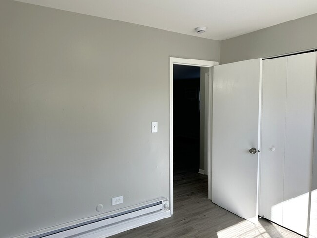 Building Photo - 9709 W Lorraine Dr